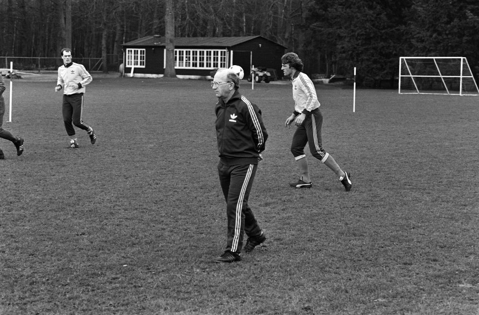 Training Nederlands elftal in Zeist i.v.m. wedstrijd tegen Frankrijk, Rijvers tijdens de training, Bestanddeelnr 931-3934