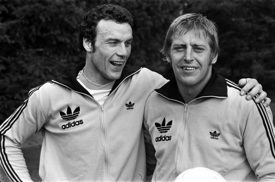 Training Nederlands elftal i.v.m. wedstrijd Belgie de keepers Jan de Ruiter en , Bestanddeelnr 928-5330