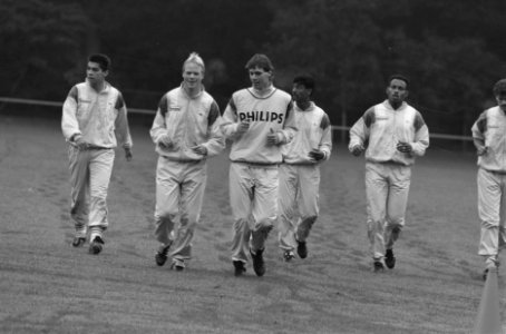 Training Nederlands elftal, midden voor Marco van Basten, Bestanddeelnr 934-0997