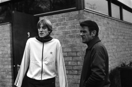 Training Nederlands elftal (Zeist) trainer Zwartkruis aa het woord, Bestanddeelnr 930-0514