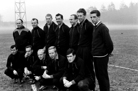 Training Nederlands elftal te Zeist, het elftal, Bestanddeelnr 914-9737