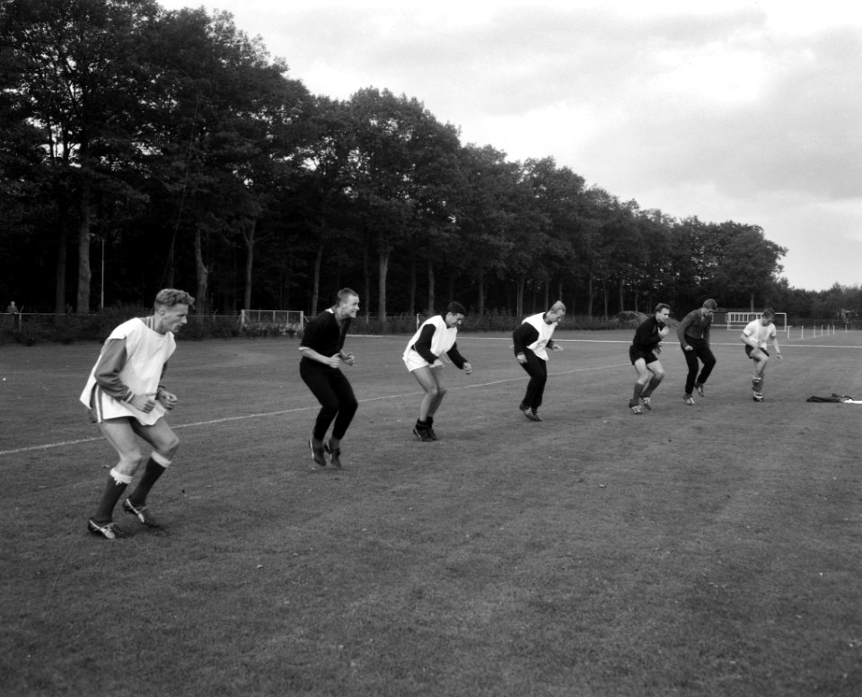 Training Nederlands Elftal te Zeist Nuninga, Vriens, Swart, H Groot, Bennaars,, Bestanddeelnr 915-6157