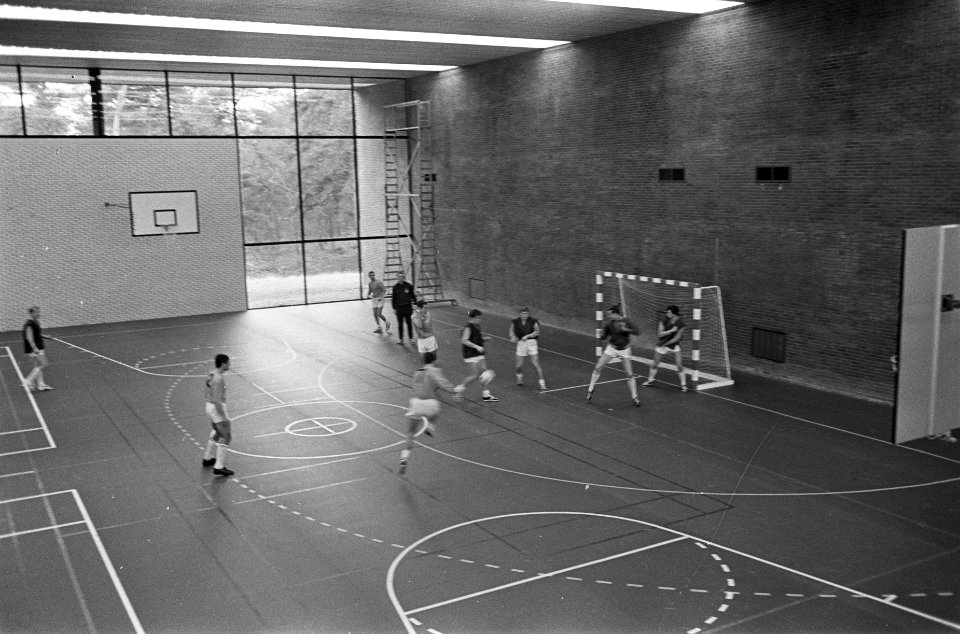 Training Nederlands elftal te Zeist, oranje-kandidaten tijdens oefenpartijtje, Bestanddeelnr 921-0568