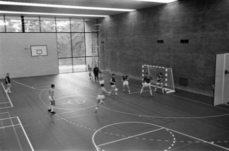 Training Nederlands elftal te Zeist, oranje-kandidaten tijdens oefenpartijtje, Bestanddeelnr 921-0568