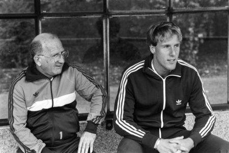 Training Nederlands elftal in Zeist Cees Rijvers en keeper Van Breukelen (r), Bestanddeelnr 932-2859