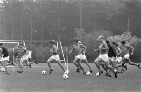 Training Nederlands elftal selectie voor wedstrijd tegen Polen, in Zeist traini, Bestanddeelnr 922-7199