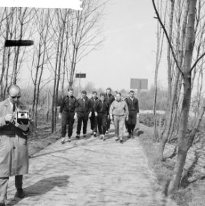 Training van de spelers van het Nederlandse elftal door B Schwarz te Delft, Bestanddeelnr 912-3405