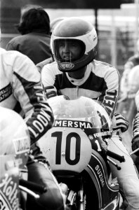 Training TT Assen Wil Hartog zittend op motor, Bestanddeelnr 929-7834