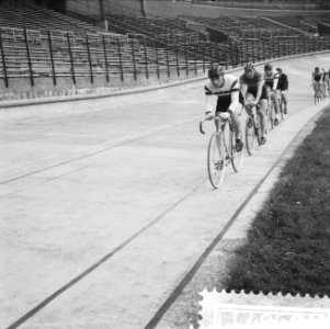 Training van de aanstaande wereldkampioenschappen in het Olympisch stadion, Russ, Bestanddeelnr 910-5671