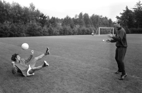 Training Nederlands elftal in Zeist Cruijff kreeg aparte licht training wegens , Bestanddeelnr 922-7521