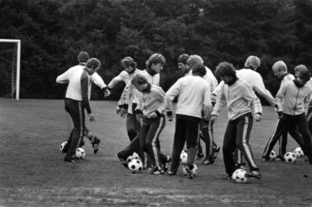 Training Nederlands elftal in Zeist tijdens training, Bestanddeelnr 929-7159