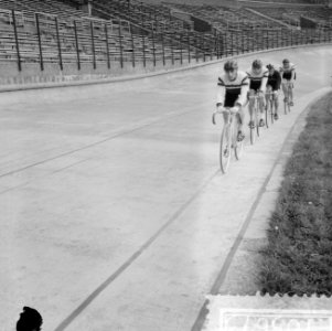 Training van de aanstaande wereldkampioenschappen in het Olympisch stadion, in h, Bestanddeelnr 910-5673
