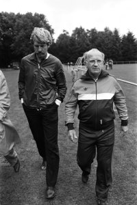 Training Nederlands elftal in Zeist Aad de Mos (l) en Rijvers (r), Bestanddeelnr 932-2861
