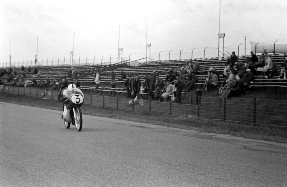 Training TT-races op circuit Assen, Bestanddeelnr 914-0763