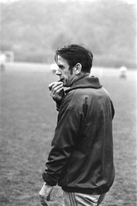 Training Nederlands elftal in Zeist, trainer Zwartkruis in actie, Bestanddeelnr 929-4074