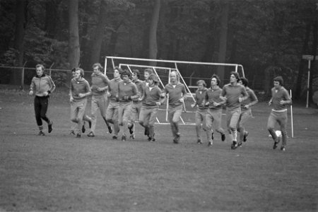 Training Nederlands elftal in Zeist, de selectie tijdens de training, Bestanddeelnr 929-4073