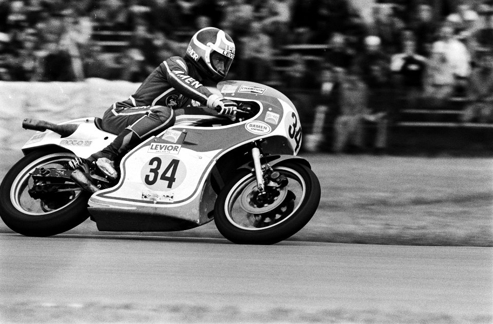 Training TT Assen. 500cc klasse. Boet van Dulmen, Bestanddeelnr 929-7837