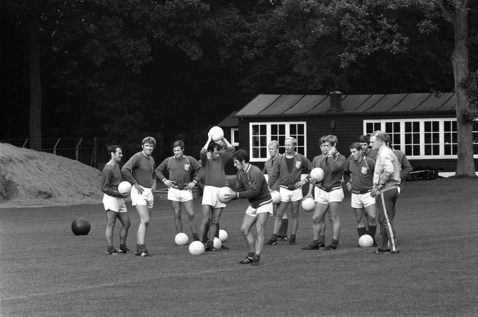 Training Nederlands elftal in Zeist het elftal tijdens training, r. Kessler (tr, Bestanddeelnr 922-7519