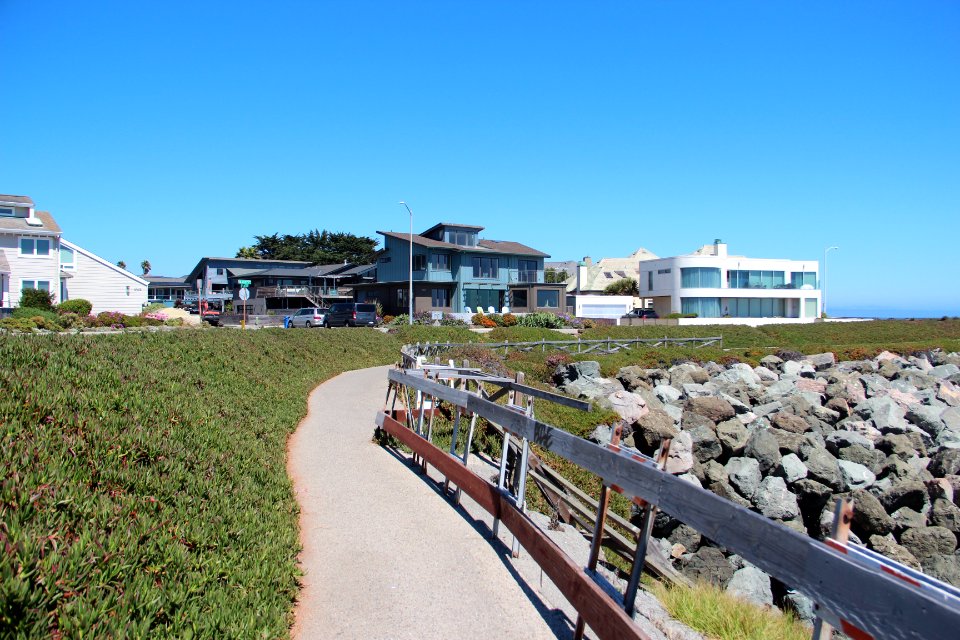 Trail along Cliff Drive, Santa Cruz CA Aug 2019 2