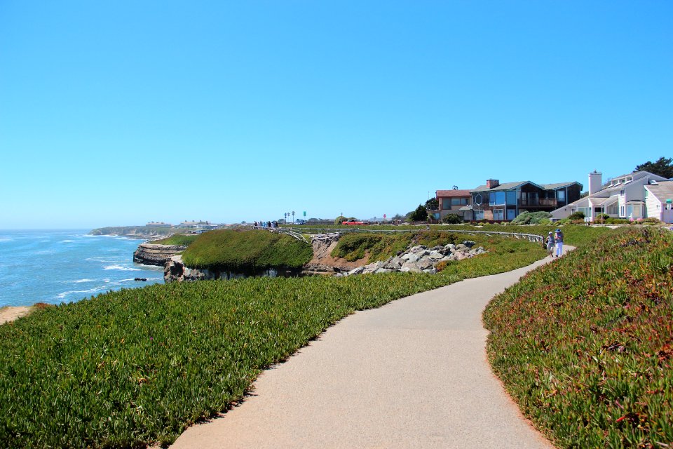 Trail along Cliff Drive, Santa Cruz CA Aug 2019 1