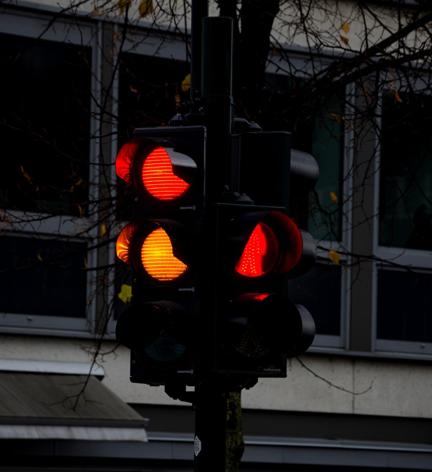 Traffic light red and yellow Drammen (1)