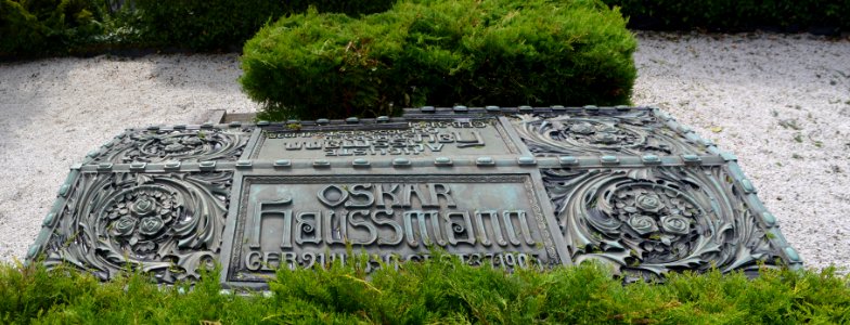 Traben, Friedhof, Grab Haussmann (1)