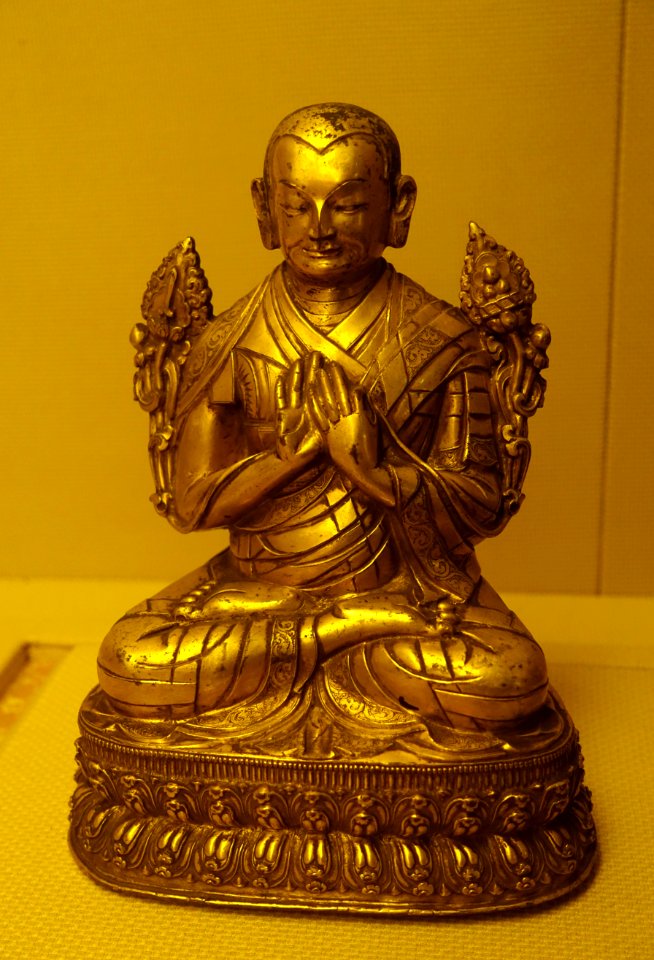 Tsongkhapa, Tibet, 1368-1644 AD, gilt copper - Sichuan Provincial Museum - Chengdu, China - DSC04325