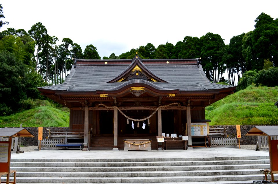 Tsuno-jinja haiden