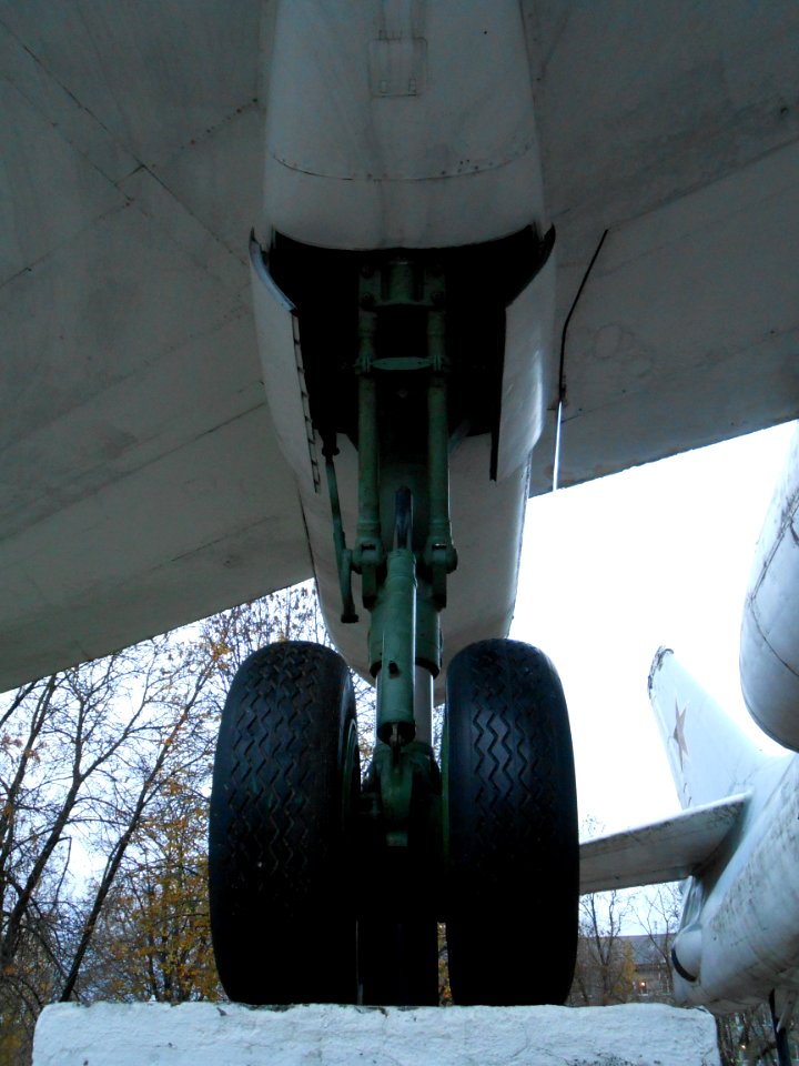 Tu-16 in Smolensk - 7