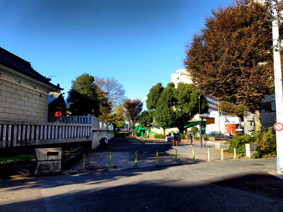 Tsurumi shrine park