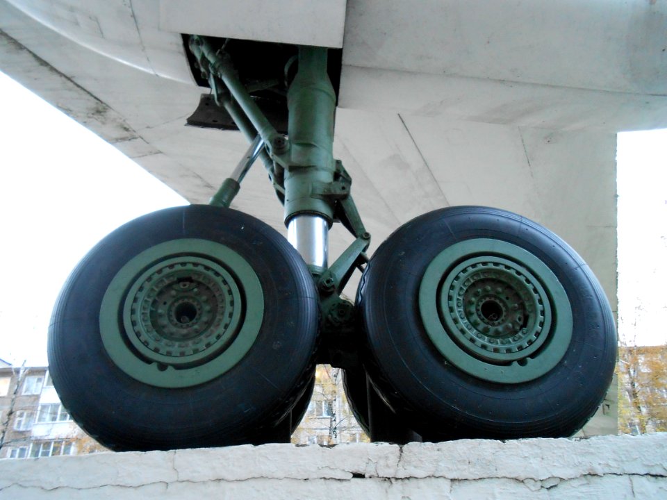 Tu-16 in Smolensk - 8