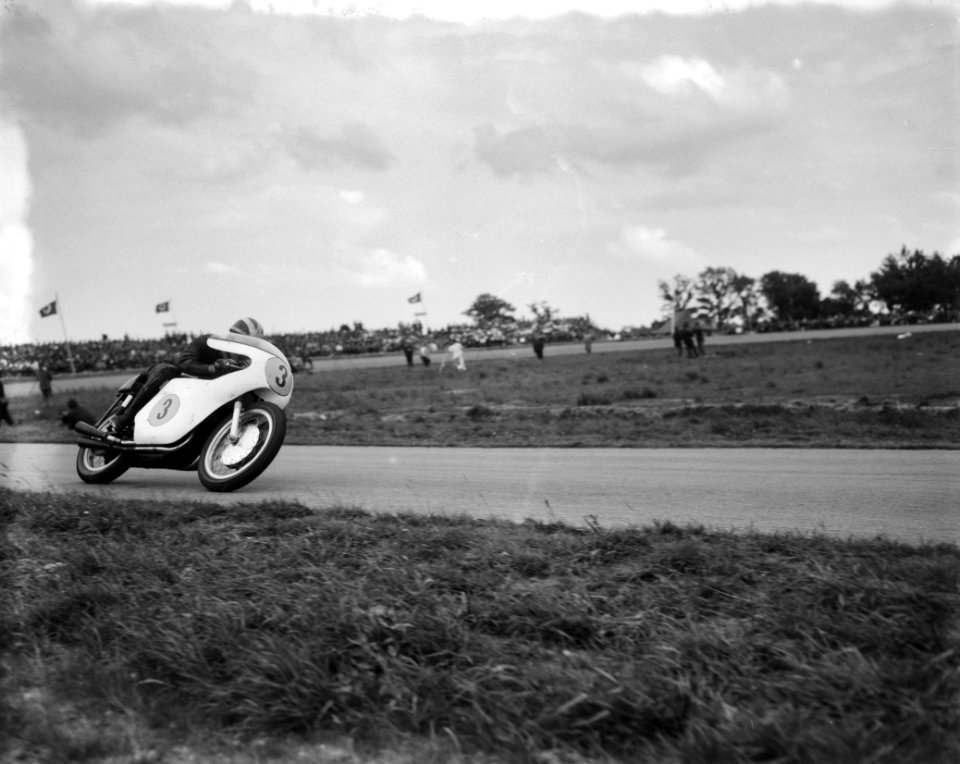 TT te Assen De 500cc klasse Phil Read (Engeland), Bestanddeelnr 915-3149