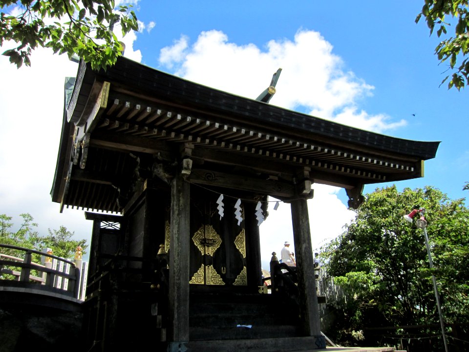 Tsukubasan-jinja nyotaisan-honden