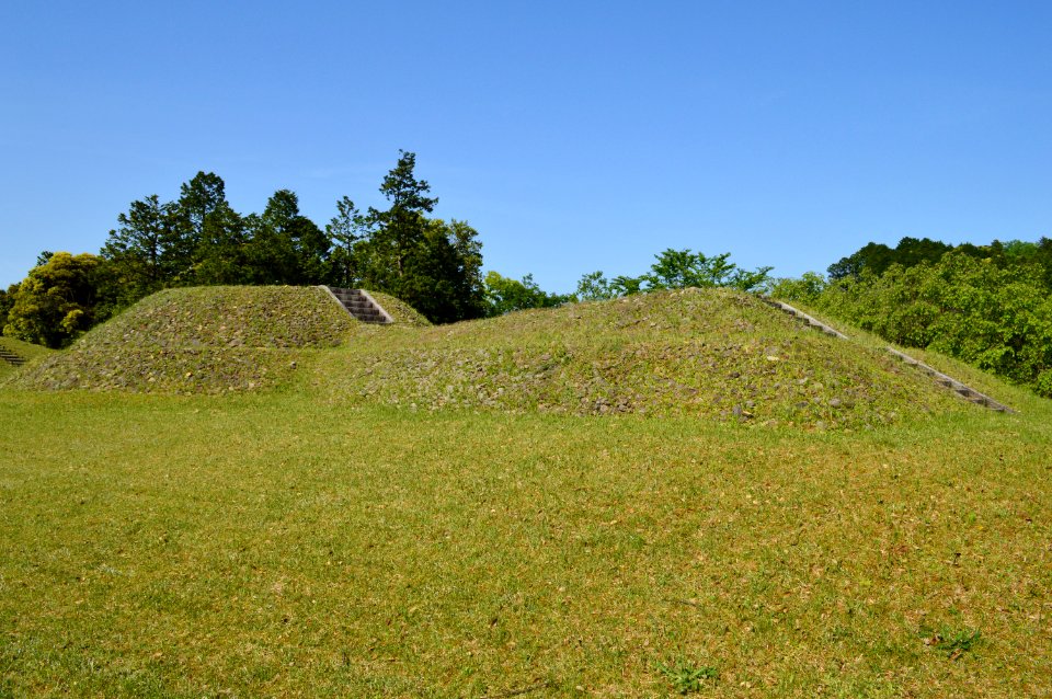 Tsukuriyama Kofun Group-4, zenkei