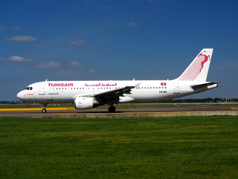 TS-IMI Tunisair Airbus A320-211 - cn 511 at Schiphol (AMS - EHAM), The Netherlands, 16may2014, pic-3