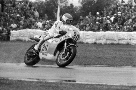 TT Assen winnaar 500cc Wil Hartog in actie, Bestanddeelnr 929-2418