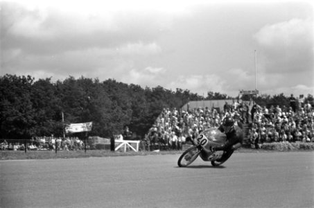 TT Assen. Nummer 20 Paul Lodewijkx in aktie, Bestanddeelnr 921-4817