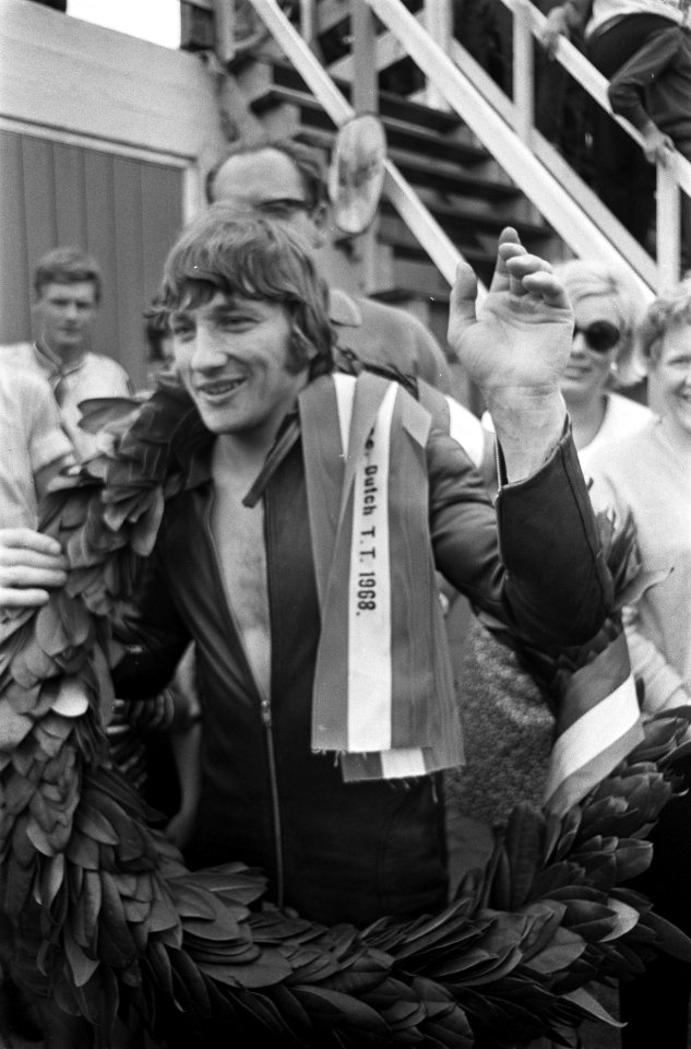 TT Assen. Bill Ivy met krans, Bestanddeelnr 921-4821