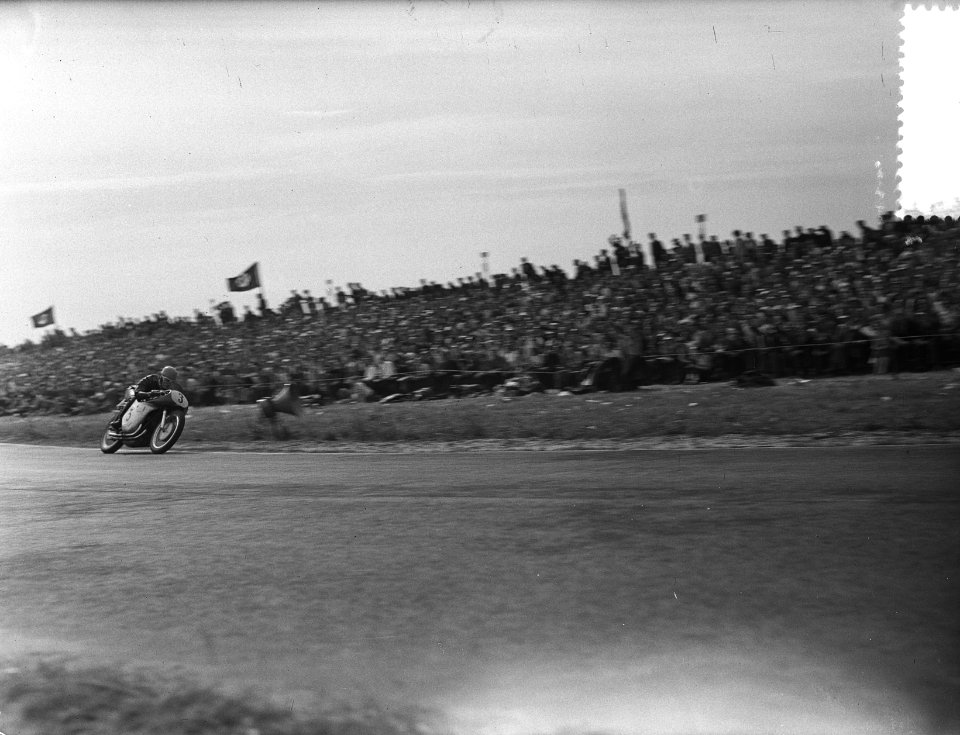 TT races Assen, Nederland (Drikus Veer op Gilera) 500cc, Bestanddeelnr 906-5862