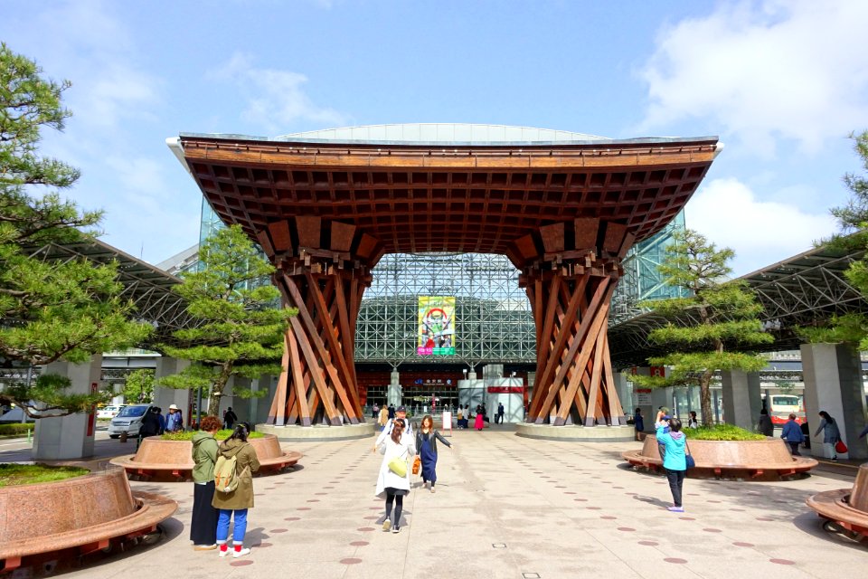 Tsuzumi-mon, Kanazawa Station - Kanazawa, Japan - DSC09640
