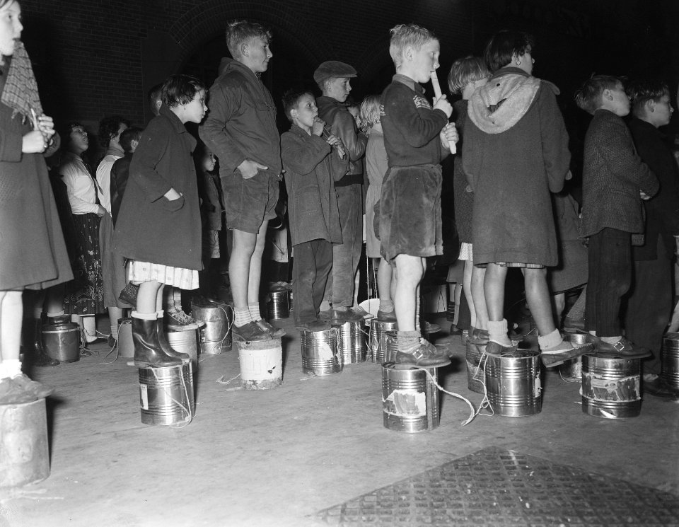 Trommelen in de Beurs, Bestanddeelnr 908-9483