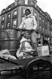 Trommels op een bakfiets, Bestanddeelnr 934-4404