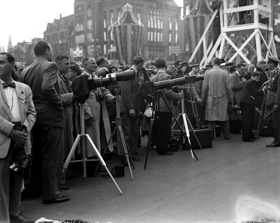 Troonsafstand koningin Wilhelmina Fotografen uit binnen- en buitenland in afwac, Bestanddeelnr 900-0148