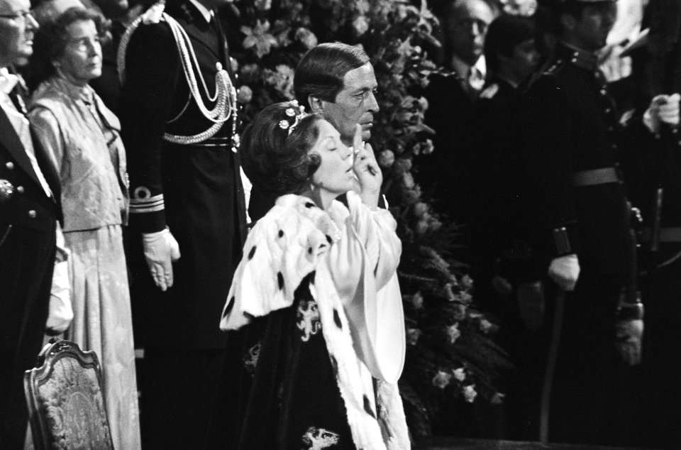 Troonswisseling 30 april , inhuldiging in Nieuwe Kerk Koningin Beatrix tijdens, Bestanddeelnr 930-8051