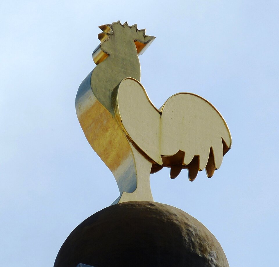 Hahn figure sculpture