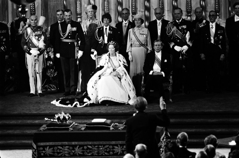 Troonswisseling 30 april , overzicht tijdens lezen Troonrede Koningin Beatrix t, Bestanddeelnr 930-8078