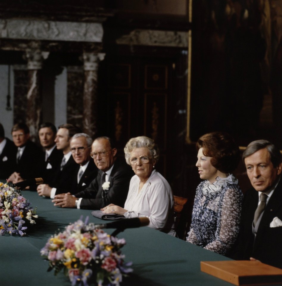 Troonswisseling 30 april bijeenkomst voor de abdicatie het Paleis op de Dam , Bestanddeelnr 253-8181