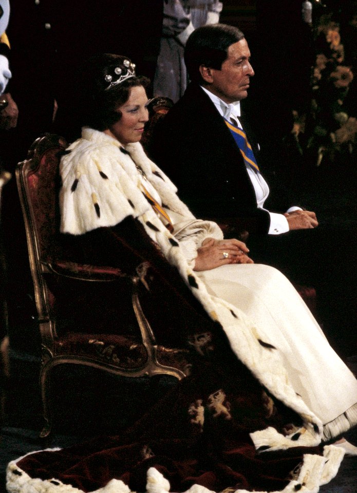 Troonswisseling 30 april inhuldiging in Nieuwe Kerk Koningin Beatrix en Prin, Bestanddeelnr 253-8195