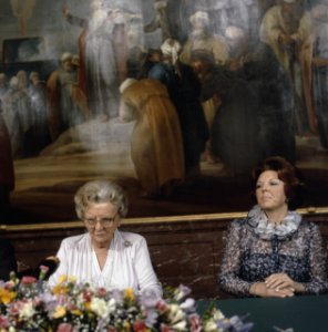 Troonswisseling 30 april bijeenkomst voor de abdicatie het Paleis Prinses Jul, Bestanddeelnr 253-8268