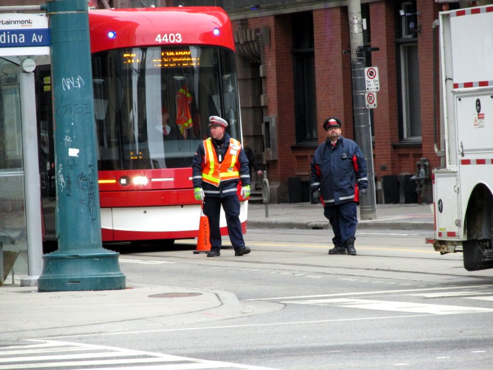 TTCStreetcarRepairKingSpadina 04